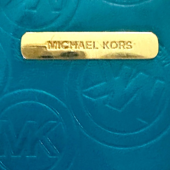 Vintage, Michael Kors Signature Patent Crossbody - Picture 4 of 11